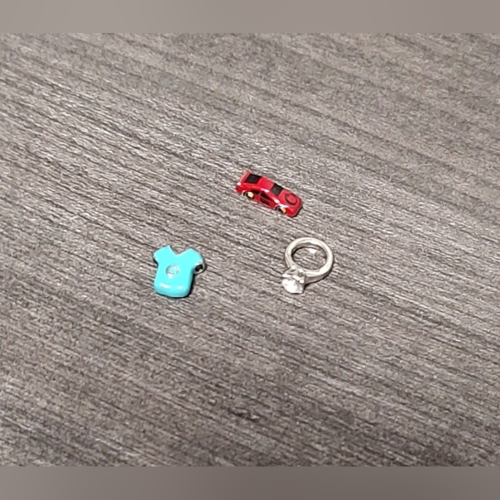 💰 SALE! 💰 🦉Origami Owl race car, scrub top & engagement ring